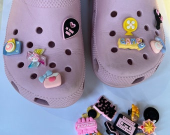 Sanrio Character Shoe Charms Sanrio Jibb Hello Kitty Shoe -  Israel