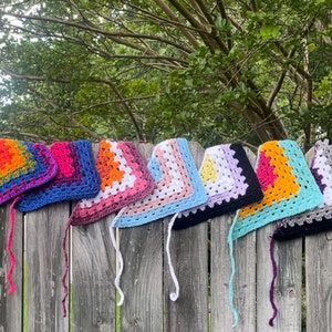 Bandanas de crochet con la bandera del orgullo
