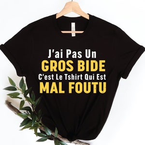 T-shirt cadeau pour homme mûr j'ai pas un gros bide c'est le T-shirt qui est mal foutu,Humour drole gros bide cadeau papa sur T-shirt,
