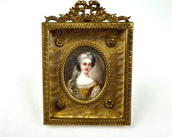 Retrato em miniatura assinado francês de 1800 em moldura dourada