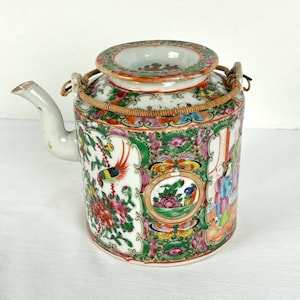 Antique Rose Medallion Chinese Teapot