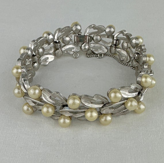 Vintage Crown Trifari Faux Pearl Bracelet - image 1