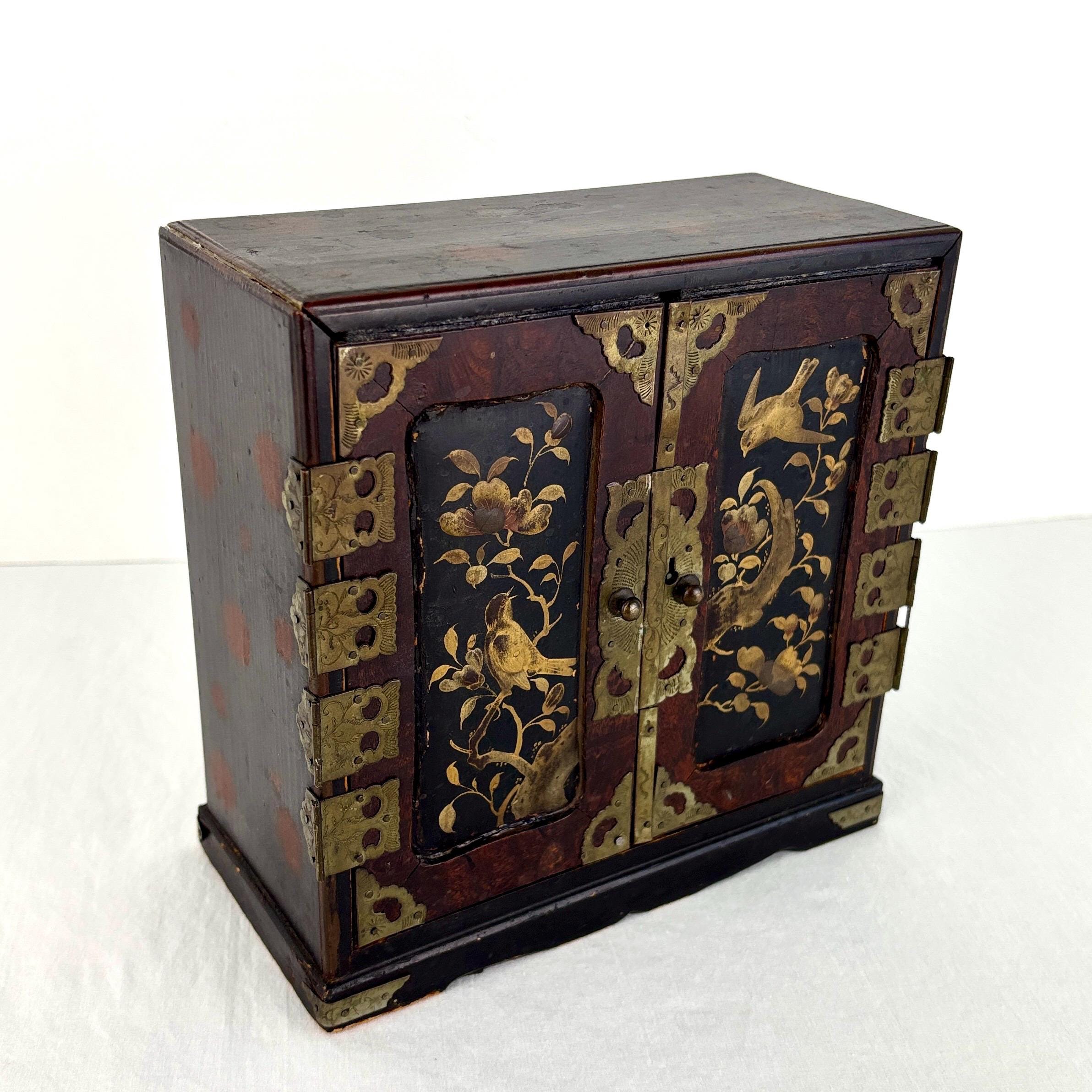 Chinoiserie cabinet - Etsy 日本