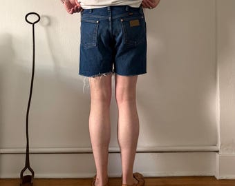 Dark wash Wrangler raw hem cutoff jean shorts ~ 31" waist