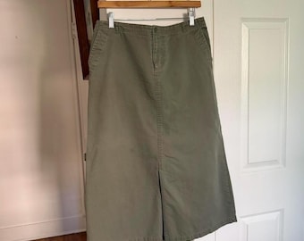 1990s White Stag gorpcore/fatigue inspired mid-length skirt