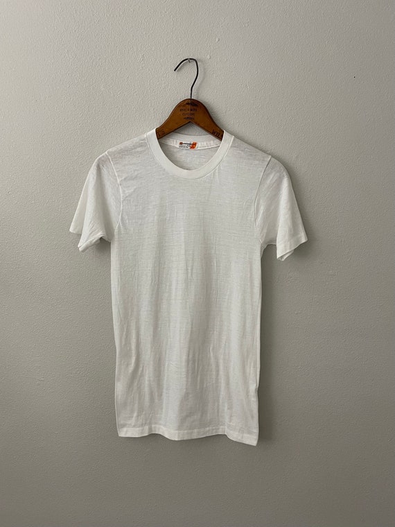 1970s white Munsingwear t-shirt - image 1