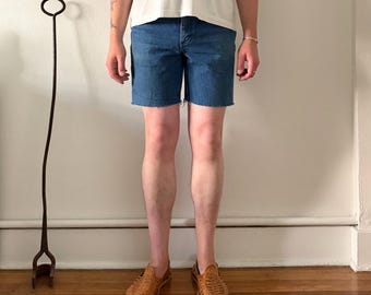 Dark wash Wrangler raw hem cutoff denim shorts ~ 32" waist