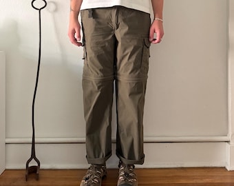 Pantalones de senderismo convertibles color verde oliva de Y2K BC Clothing