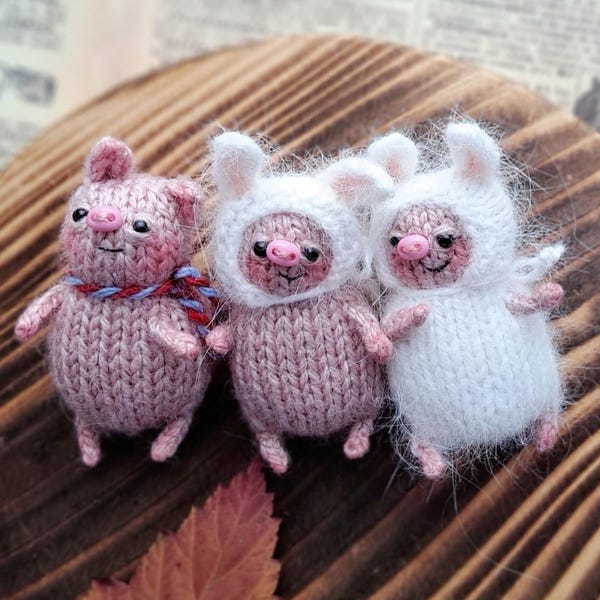 Piglet Knitting Pattern in Bunny or Frog Hat | Tiny Pig Toy | Dollhouse Amigurumi Knit PDF | Keychain/Brooch Mini Tutorial in English