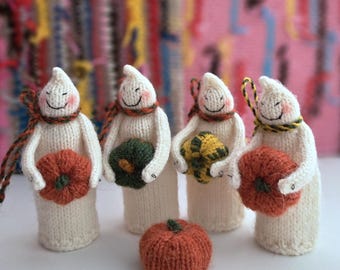 Geist mit Kürbis – Strickanleitung für Halloween Dekor - DIY Plüsch Geist - Spooky Dekor in englischer Sprache