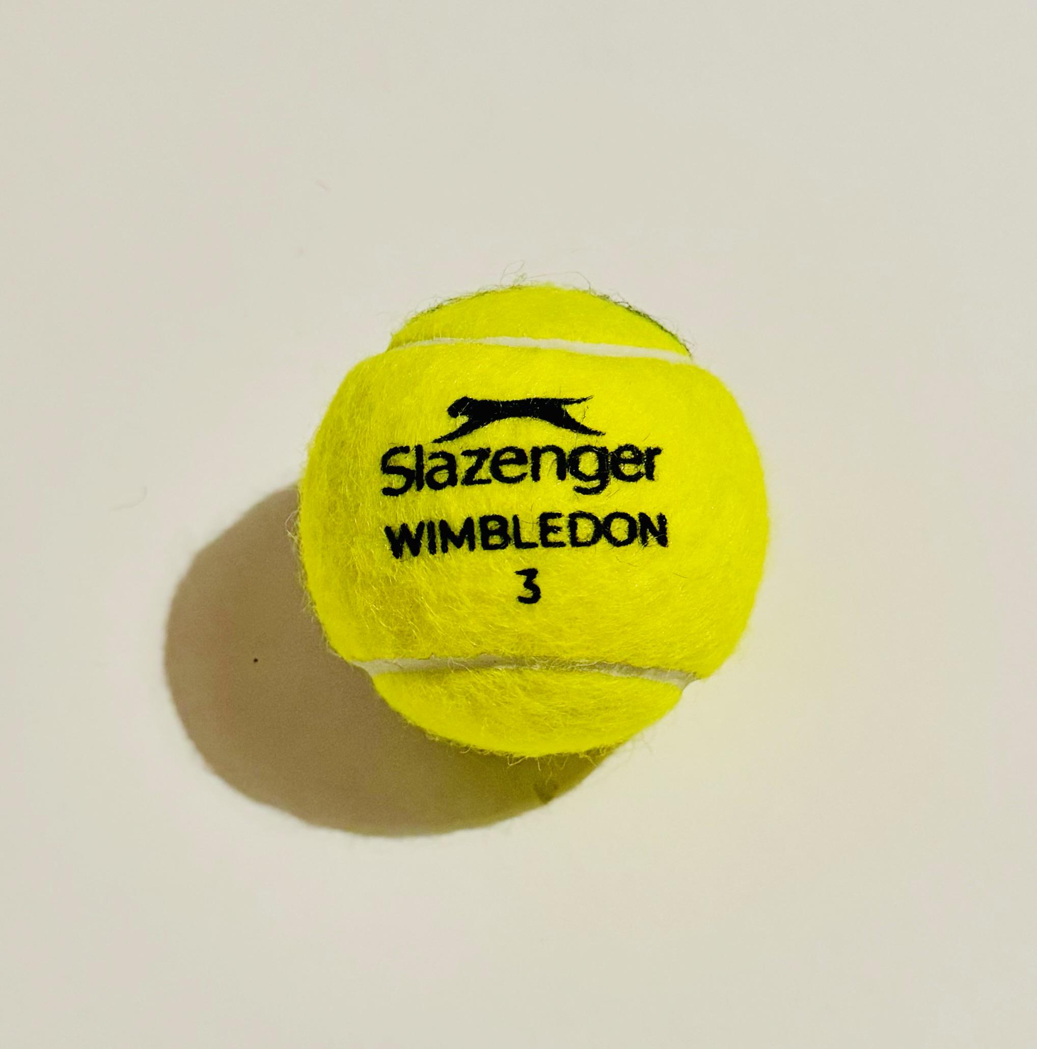 ロジャー・フェデラー 直筆サイン入りテニスボール ロジャー・フェデラー直筆サイン入りウィンブルドンテニスボール