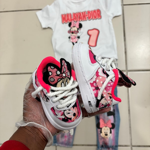 Custom Minnie Mouse Shoes