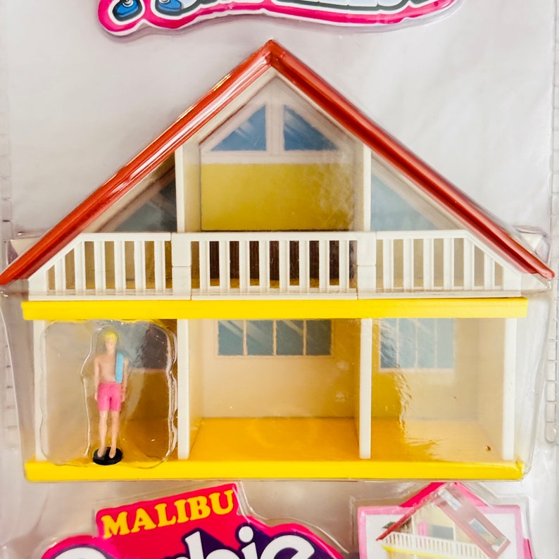 compact barbie house