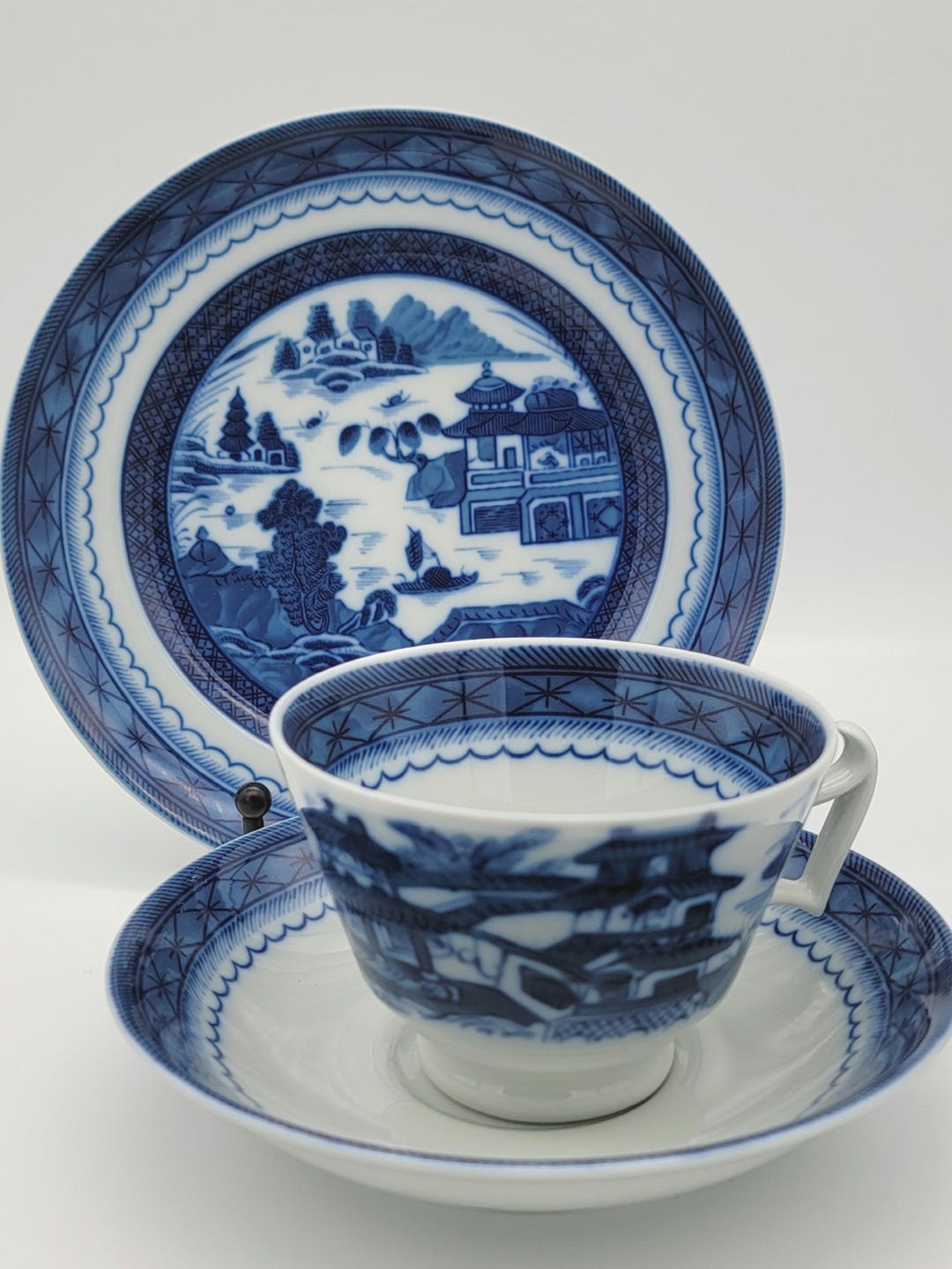 Mottahedeh Blue Canton 3 Piece Set: Teacup, Saucer and Dessert Plate ...
