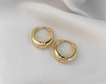 Golf filled hoops 14k gold fill huggy hoops Gold hoop earrings Mom birthday gift Dainty gold hoops Everyday earrings Small gold hoops