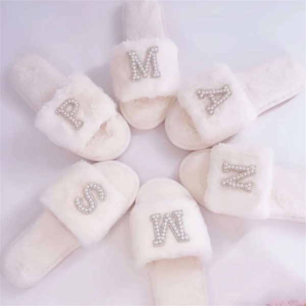 Personalized gift Bridal Slipper,Bride Gift Pearls Slippers,pearls letters Fluffy Slippers,Custom Wedding Fluffy Slippers,Bridesmaid Gifts