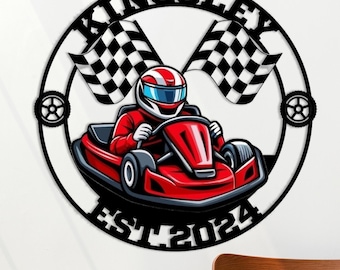 Cartello in metallo personalizzato con auto da corsa di F1, decorazione da parete con monogramma da corsa con bandiera a scacchi, decorazione per la stanza dei giocatori con nome personalizzato per auto da corsa di Formula Mancave