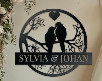 Cartello in metallo personalizzato per matrimonio, cartello con nome di coppia personalizzato, uccellini innamorati, decorazione da parete in metallo/regalo per matrimonio, regalo di anniversario, regalo per addio al nubilato