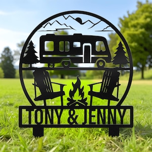 Letrero de estaca para jardín personalizado con texto "Happy Campers", letrero para acampar, decoración para autocaravanas, decoración para vehículos recreativos, letrero con nombre de familia, regalo de aniversario, bandera personalizada para campamento
