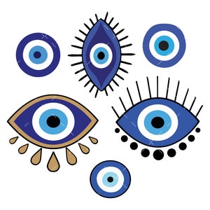 Puede incluir: Cinco amuletos de ojo turco azules con detalles blancos y negros. Los amuletos son de diferentes formas y tamaños. Algunos tienen pestañas y otros tienen puntos alrededor de los bordes.