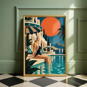 Könnte beinhalten: Ein gerahmter Kunstdruck, der eine Person in einem dunkelblauen Badeanzug und einer weißen Badekappe am Rand eines Swimmingpools zeigt. Die Szene umfasst eine große orangefarbene Sonne, Palmen, ein weißes Gebäude mit Bögen und Segelboote.