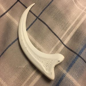 Alan Grant Raptor Claw Replica - Jurassic Park Fossil Prop, Dinosaur Gift, Movie Collectible, Handmade Cosplay Accessory - 12 cm