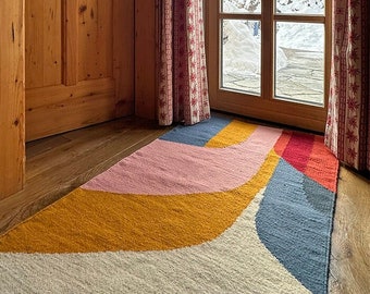 Tapis kilim « cataracte » 80x130 cm, contemporain et fait main à partir de laine de mouton, fabriqué sur commande. Pour l'intérieur, le salon, la chambre à coucher, la chambre de bébé ;