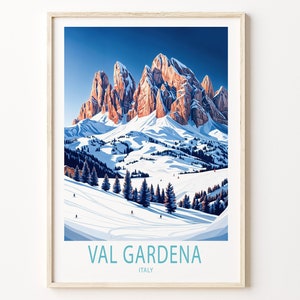 Könnte beinhalten: Eine gerahmte Illustration einer schneebedeckten Bergkette mit dem Text "VAL GARDENA ITALIEN" unten.