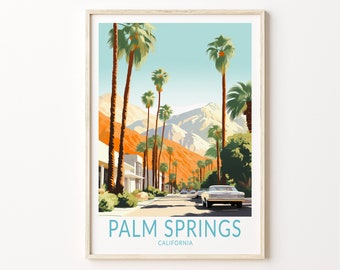 Puede incluir: Una ilustración de estilo vintage de una escena de calle en Palm Springs, California. La imagen presenta una fila de palmeras que bordean una calle con un coche blanco conduciendo por la carretera. Las montañas están en el fondo.