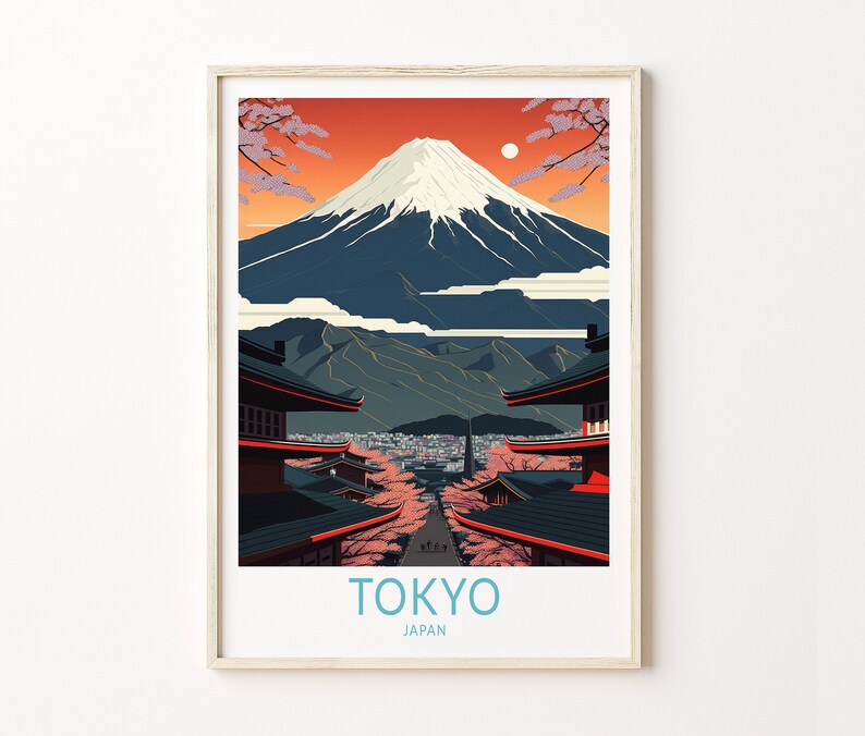 Pu&ograve; includere: Un'illustrazione colorata del Monte Fuji con fiori di ciliegio in primo piano. Il testo "TOKYO GIAPPONE" &egrave; in basso nell'immagine.