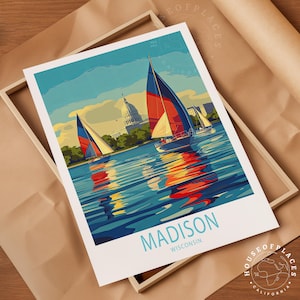 K&ouml;nnte beinhalten: Ein Vintage-Reiseposter mit Segelbooten auf einem See vor dem Wisconsin State Capitol Building in Madison, Wisconsin. Das Poster hat ein blaues, gr&uuml;nes und rotes Farbschema und den Text "MADISON WISCONSIN" unten.