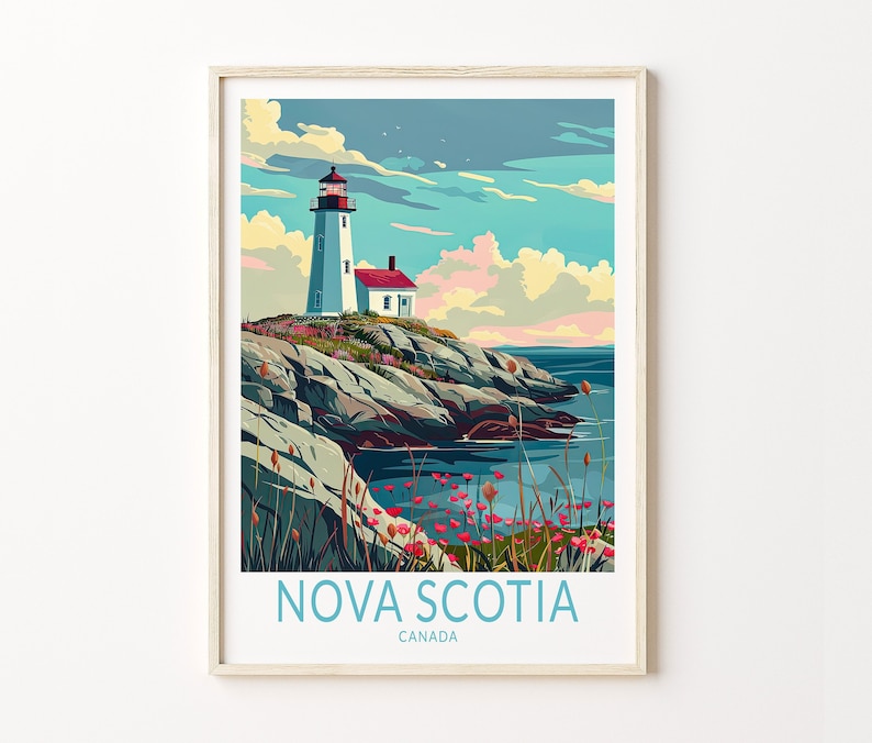 K&ouml;nnte beinhalten: Ein gerahmter Kunstdruck mit einem Leuchtturm an einer felsigen K&uuml;ste unter einem farbenfrohen Himmel. Der Leuchtturm ist wei&szlig; mit roter Spitze, daneben ein kleines wei&szlig;es Geb&auml;ude mit rotem Dach. Der Druck enth&auml;lt den Text "NOVA SCOTIA CANADA" in Hellblau.