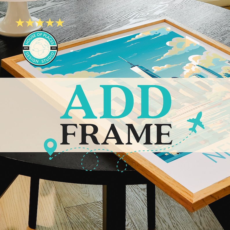 Puede incluir: Una impresi&oacute;n enmarcada de un horizonte de ciudad con un cielo azul y nubes blancas. La impresi&oacute;n est&aacute; sobre una mesa de madera con una superficie negra. El texto "ADD FRAME" est&aacute; en primer plano de la imagen.