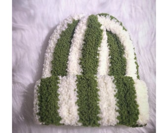 Gorro grueso de crochet color crema Mossy