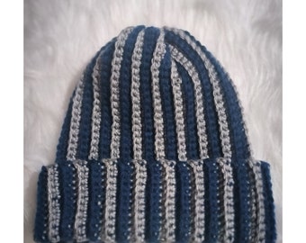 Gorro de crochet de orquídea plateada