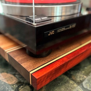Turntable / Record Player Anti Vibration Isolation Platform. Stereo Component Stand. "The MAIN STAGE" Includes Bullseye Spirit Level