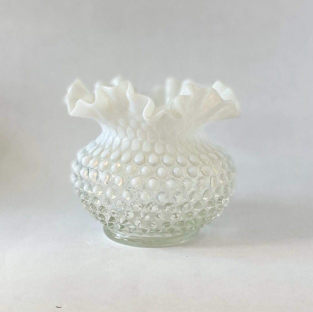 Vintage Fenton White Opalescent Hobnail Round Vase With Ruffled Edge ...