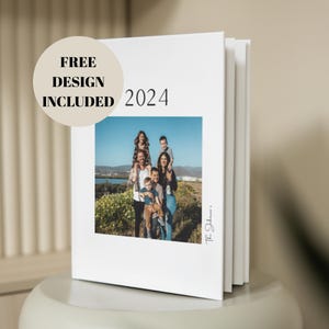 Spersonalizowany rodzinny album ze zdjęciami (11x8") z estetycznym układem jako rodzinny rocznik 2024 - zdjęcie na okładce - 2024 Album ze zdjęciami