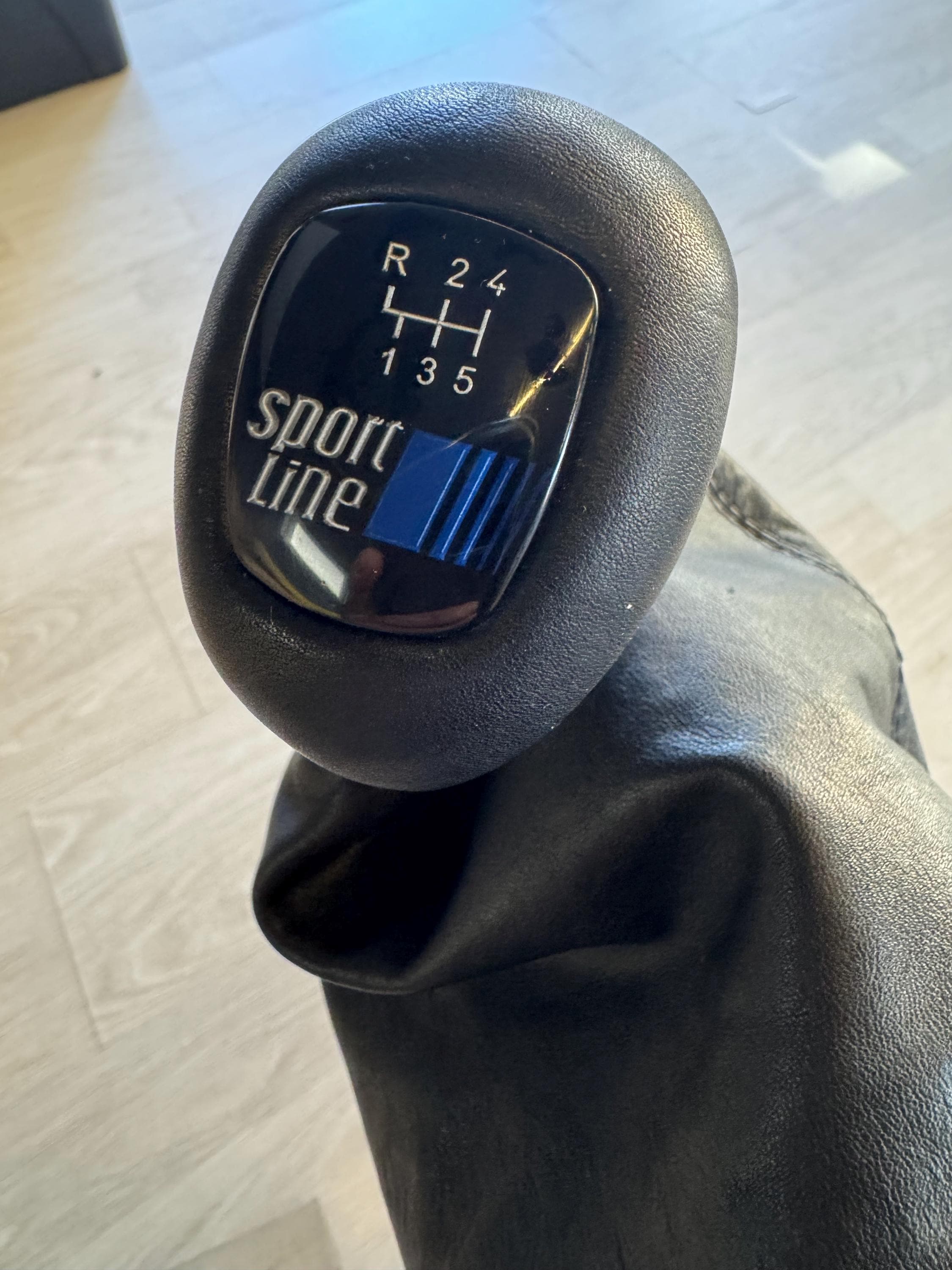 希少／当時物 AMGマフラー W201 W124 出口のみ Handmade Leather Shift Knob: Mercedes W201 W124 R129 OEM - Etsy