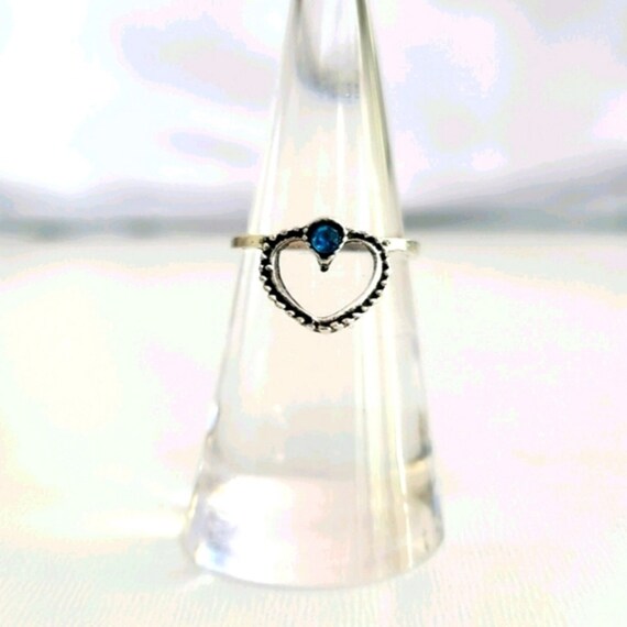 Vintage Silver Heart With Blue Jewel Ring Lined With Dots Size