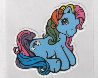 Pony hermoso caballo pequeño Niños Rainbow Bridge Patch Flock 3 pulgadas de alto Iron-on MINT instrucciones incluidas