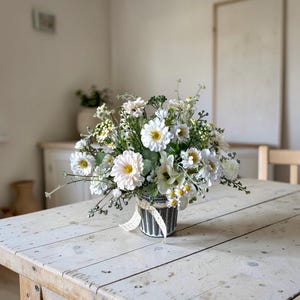Neutral Wildflower and Zinnia Centerpiece, Cozy Cottage Table Arrangement in Metal Pot