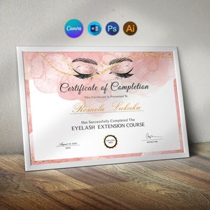 Può includere: Un certificato di completamento rosa e oro con un'illustrazione stilizzata di un paio di occhi con ciglia. Il testo "Certificate of Completion" è in cima al certificato. Il testo "This Certificate Is Presented To" è sotto il titolo. Il nome "Romelu Lukaku" è stampato sotto il testo. Il testo "Has Successfully Completed The EYELASH EXTENSION COURSE" è sotto il nome. Il testo "August 13, 2020" è stampato sotto il testo. Il testo "ADD LOGO HERE" è stampato sotto il testo. Il testo "Instructor" è stampato sotto il testo. Il testo "Op" è stampato sotto il testo.