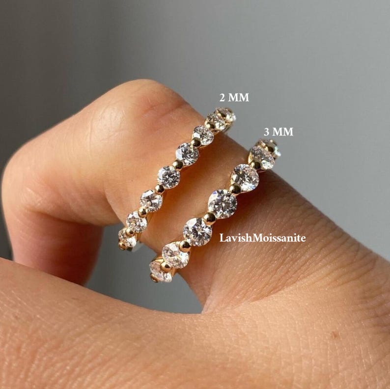 Moissanite Band