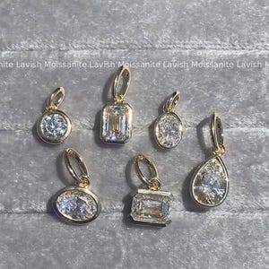 Pear Solitaire Pendant