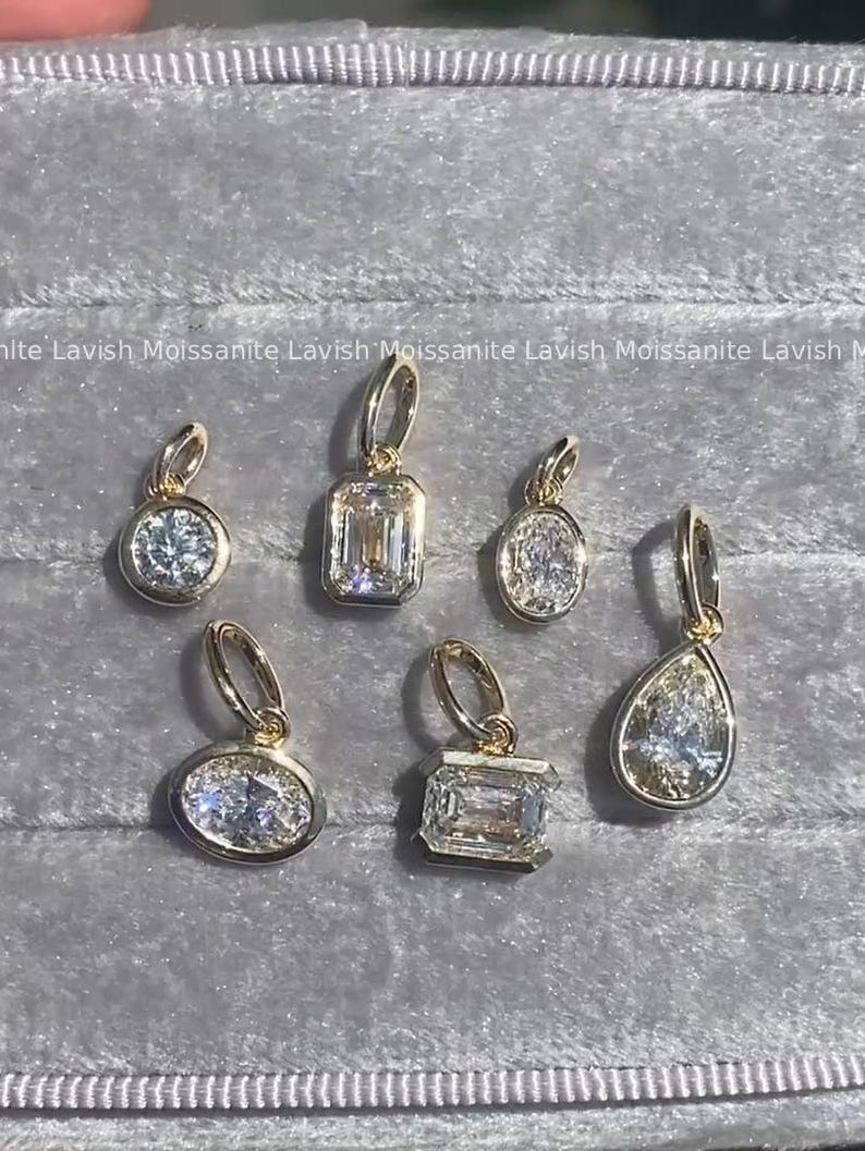 Pear Solitaire Pendant