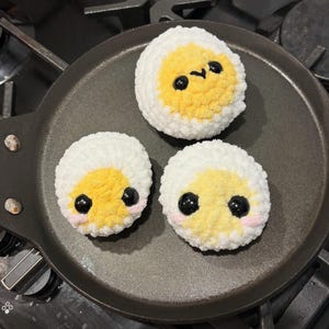 Patrón de crochet de mini huevo frito SIN COSER, Egbert el huevo, patrón de crochet sin costura, patrón de crochet fácil de preparar para el mercado, crochet mini y pequeño