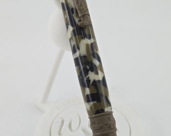 Write with Honor – The Saluting Soldier Military Tribute Pen