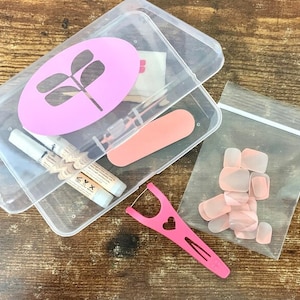 レッドアスペン緊急ネイルキット、レッドアスペンネイルオーガナイザー、レッドアスペン、ネイル、彼女へのギフト、緊急キット、外出先で、葉、十字架、トラベルキット
