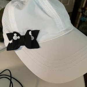 Ponytail cap with bow detail